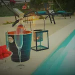 בית נופש House Above With Pool And Summer Kitchen