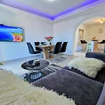House Above With Pool And Summer Kitchen בית נופש Klis