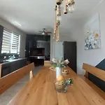 בית נופש House Above With Pool And Summer Kitchen *