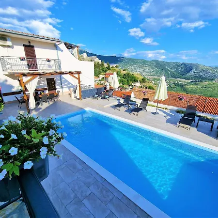 House Above With Pool And Summer Kitchen Nyaraló Klis