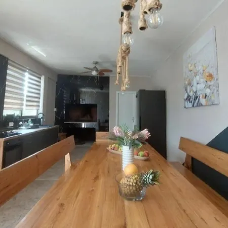 別荘 House Above With Pool And Summer Kitchen *