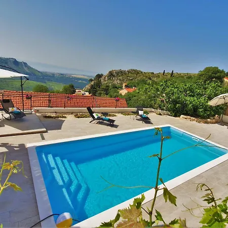 House Above With Pool And Summer Kitchen * Klis